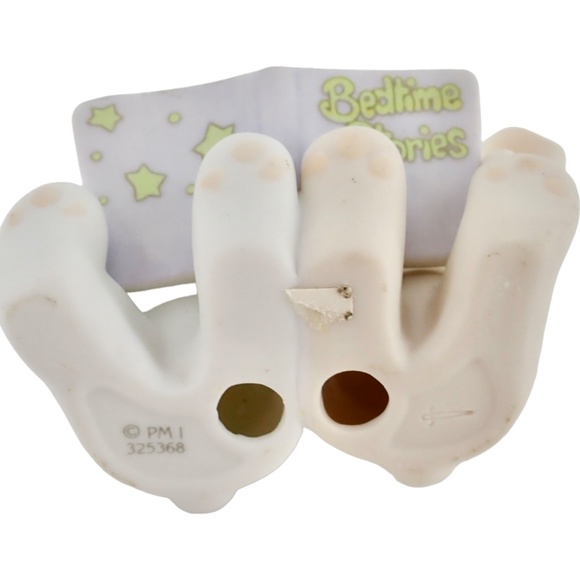 Precious Moments There are Two Sides to Every Story Bunny Rabbits Reading 325368 - Picture 6 of 10